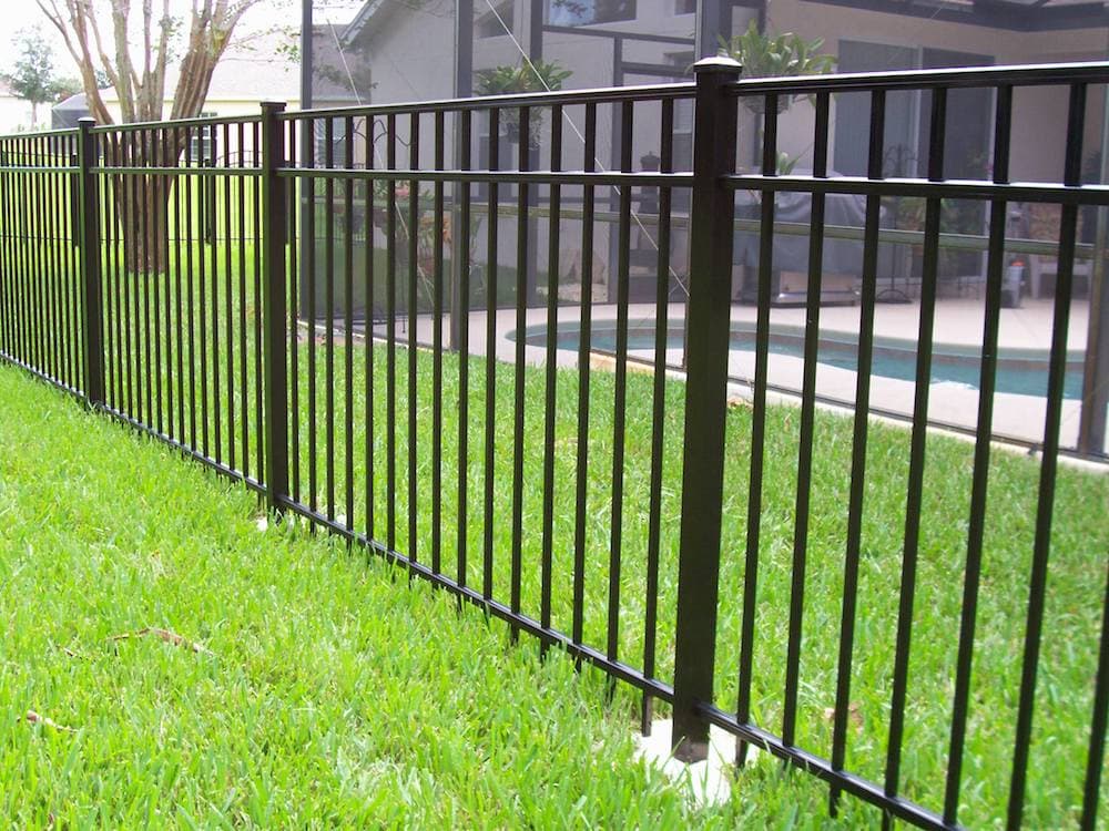 Aluminum Flat top fence for backyard or courtyard